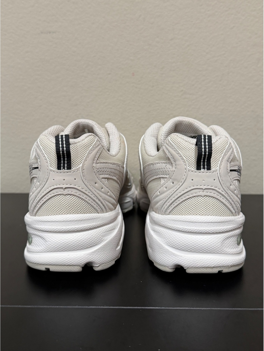 Size 8.5 - New Balance Women’s 530 “Ivory” - Picture 5 of 6